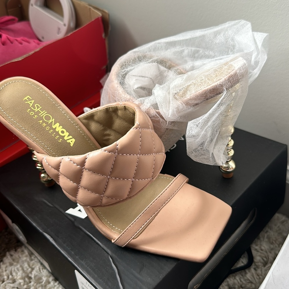 Must Have Heels!! - Picture 4 of 5